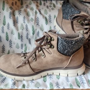 Sketches Boots, Taupe, 7.5